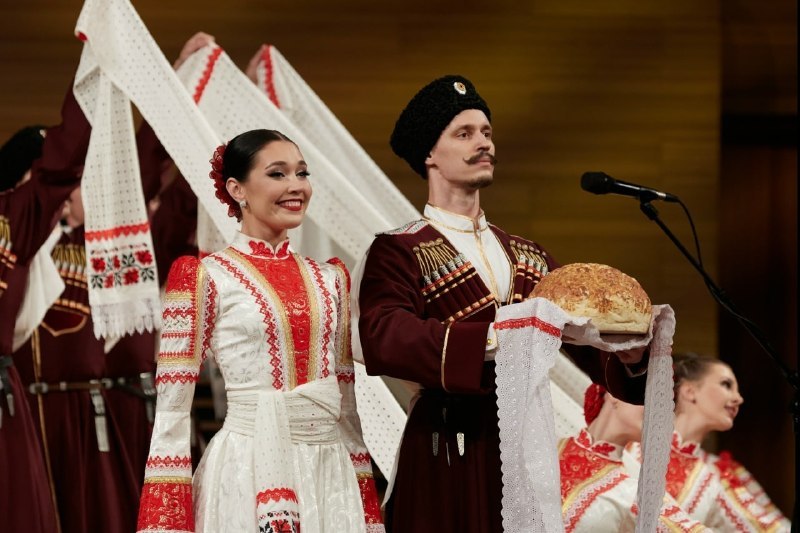 Концерт Кубанского казачьего хора «Нам — 215 лет!»